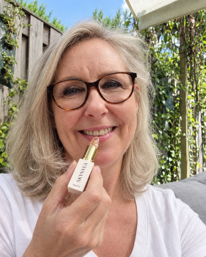 Sandra, 48